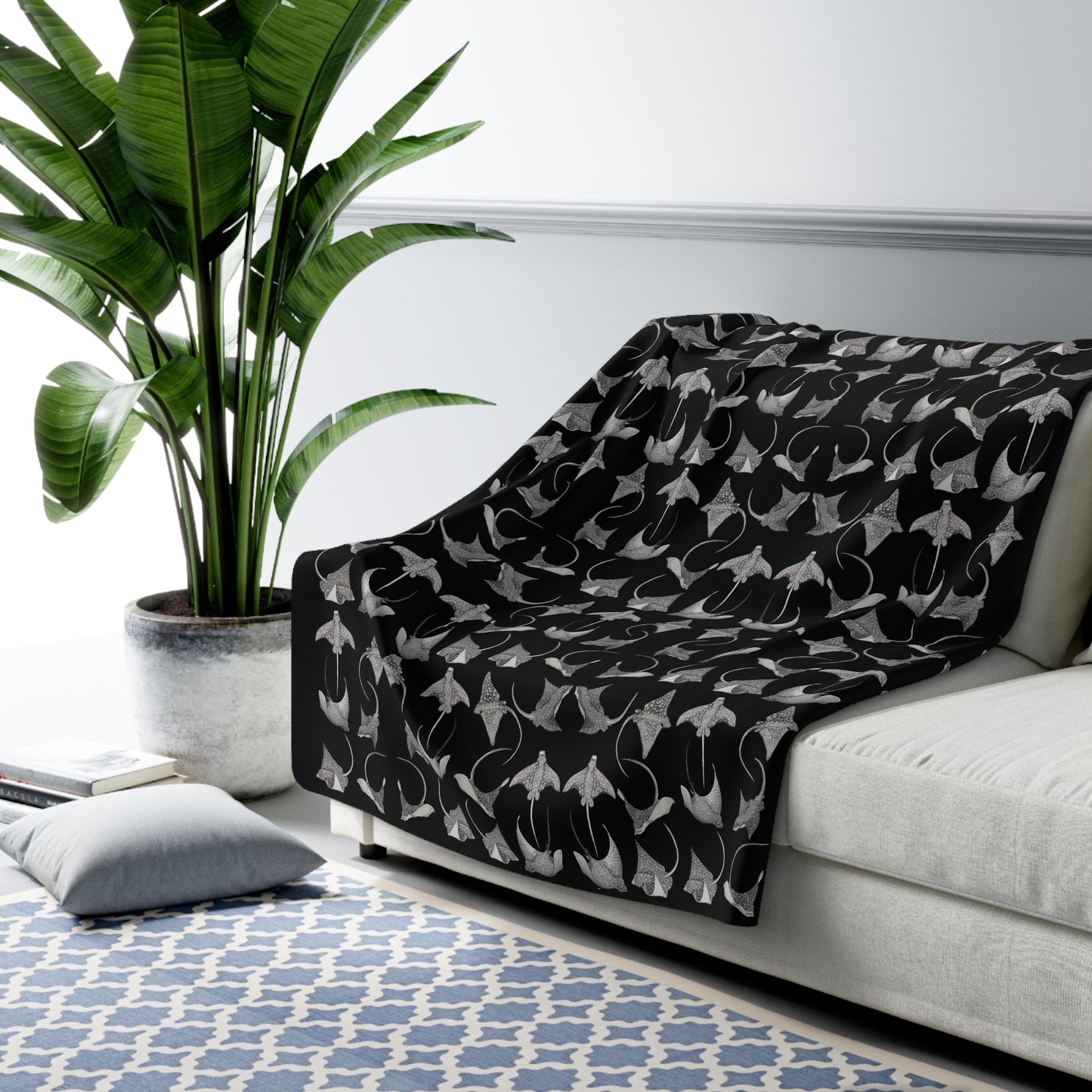 Eagle Ray - Sherpa Fleece Blanket - Black